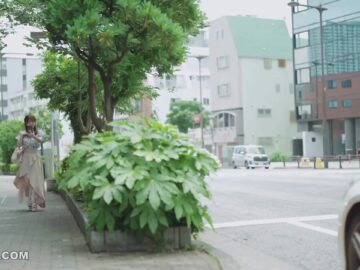 viet69-co-nang-tre-dep-mon-mon-nhung-chi-dam-me-cac-chu-trung-nien